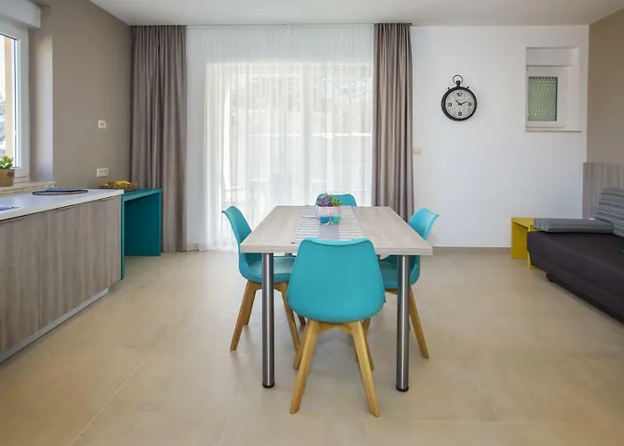 Capic Niko Apartment *