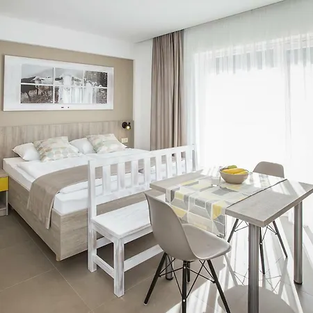 Capic Niko Apartment
