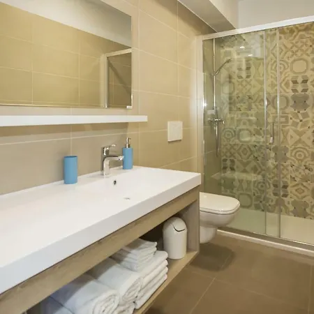 Capic Niko Apartment *