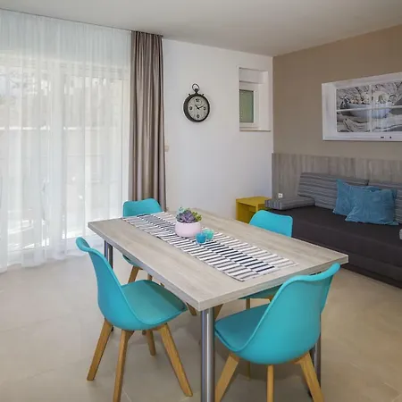 Capic Niko Apartment *
