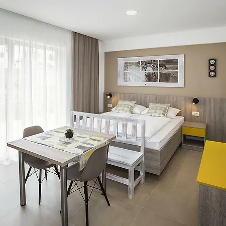 Capic Niko Apartment