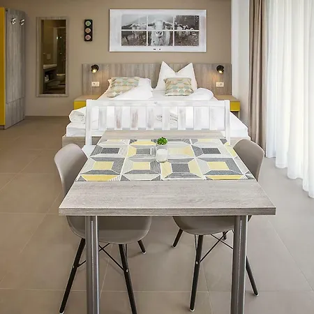 Capic Niko Apartment *