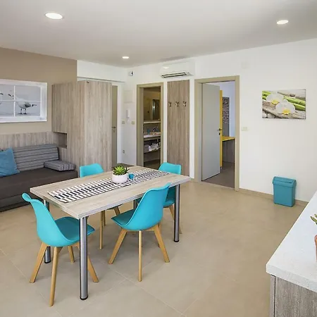 Capic Niko Apartment