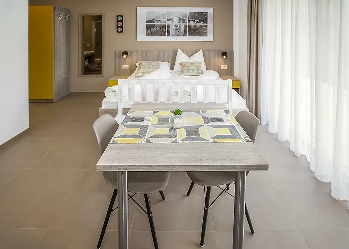 Capic Niko Apartment *